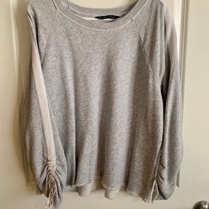 Abercrombie pullover with scrunched sleeve detail
